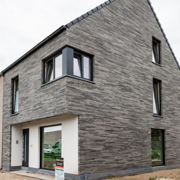 ZELE / SCOUTSSTRAAT  21 / ZWART BRUIN